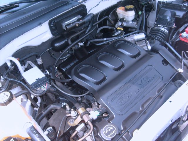 Ford Escape 2004 photo 13