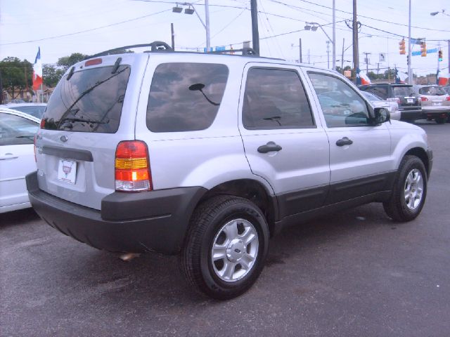Ford Escape 2004 photo 34