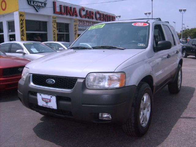 Ford Escape 2004 photo 39