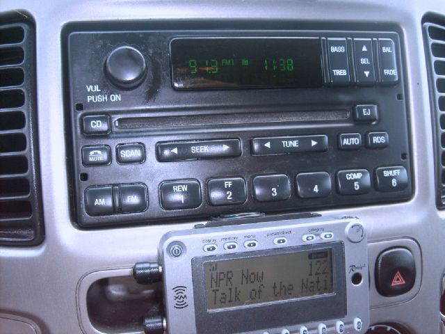 Ford Escape 2004 photo 8