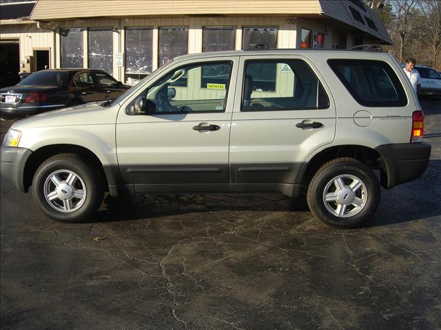 Ford Escape 2004 photo 2