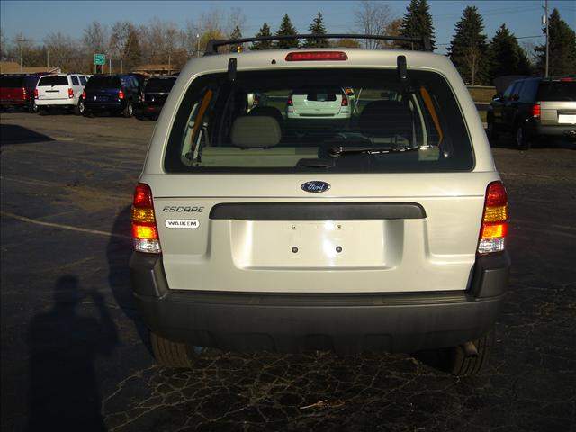 Ford Escape 2004 photo 3