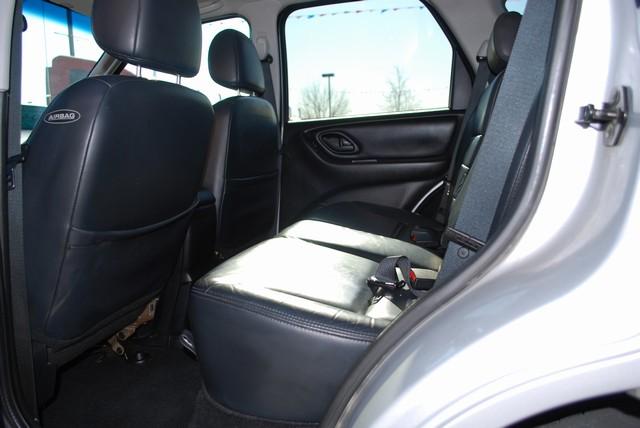 Ford Escape 2004 photo 2