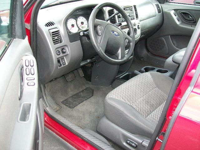 Ford Escape 2004 photo 3