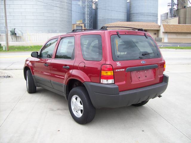Ford Escape 2004 photo 2