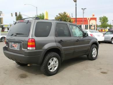 Ford Escape 2004 photo 2