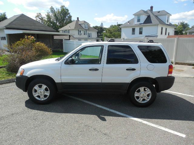 Ford Escape 2004 photo 3