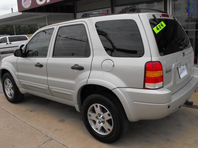 Ford Escape 2004 photo 2