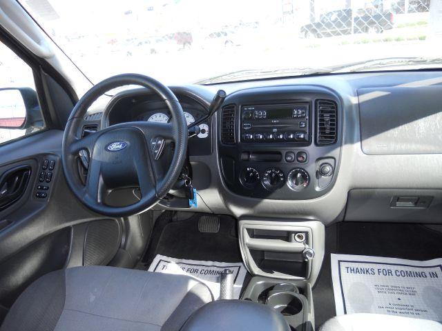 Ford Escape 2004 photo 4