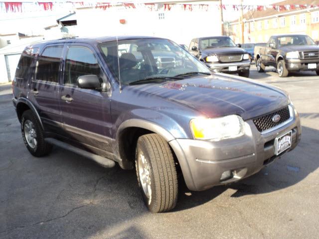 Ford Escape 2004 photo 2