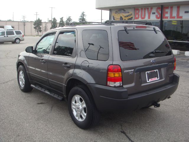 Ford Escape 2004 photo 1
