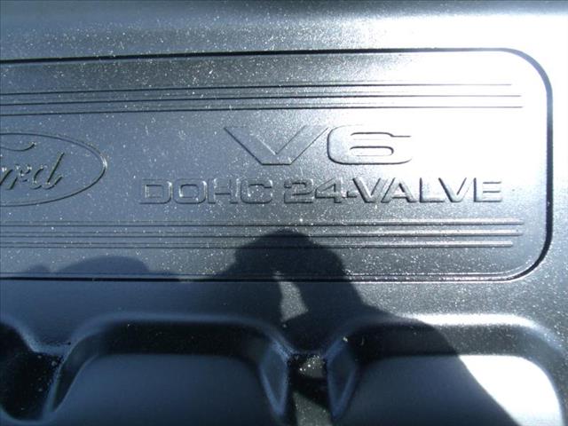 Ford Escape 2004 photo 11