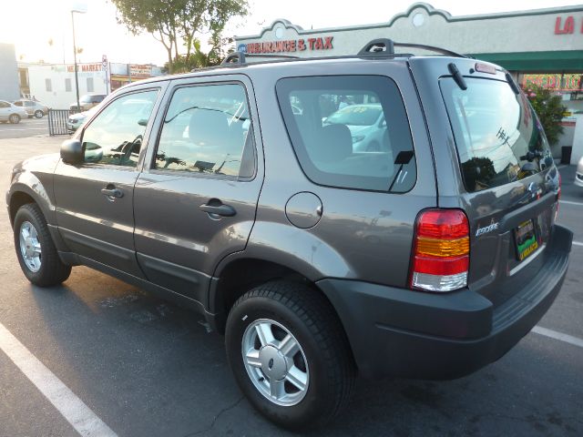 Ford Escape 2004 photo 1