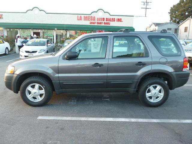 Ford Escape 2004 photo 2
