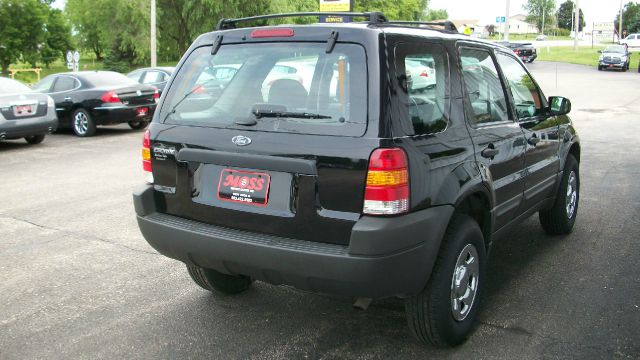 Ford Escape 2004 photo 2