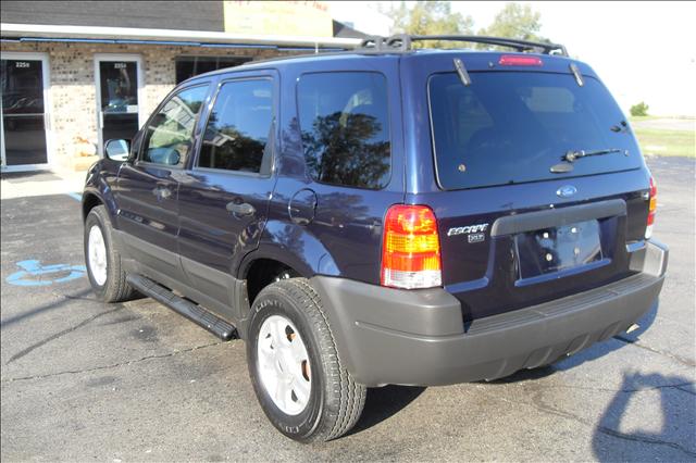 Ford Escape 2004 photo 1