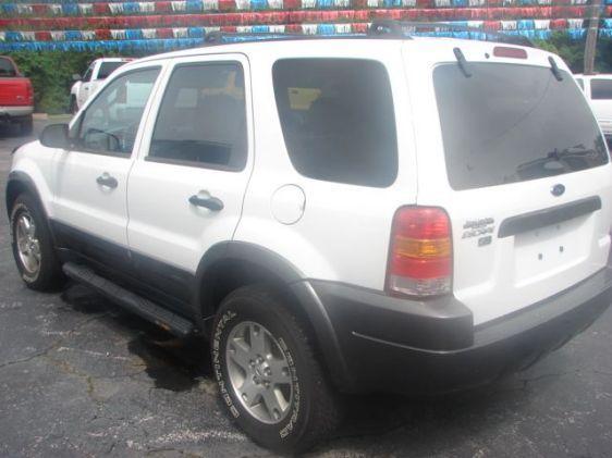 Ford Escape 2004 photo 4