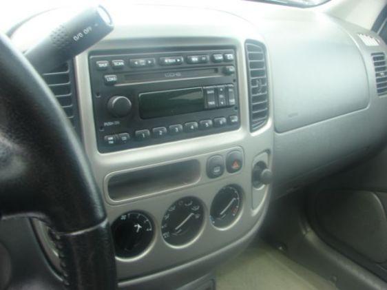 Ford Escape 2004 photo 3