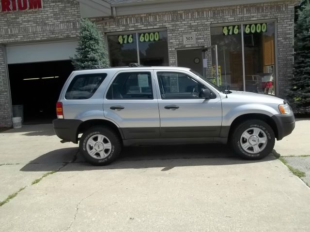 Ford Escape 2004 photo 1