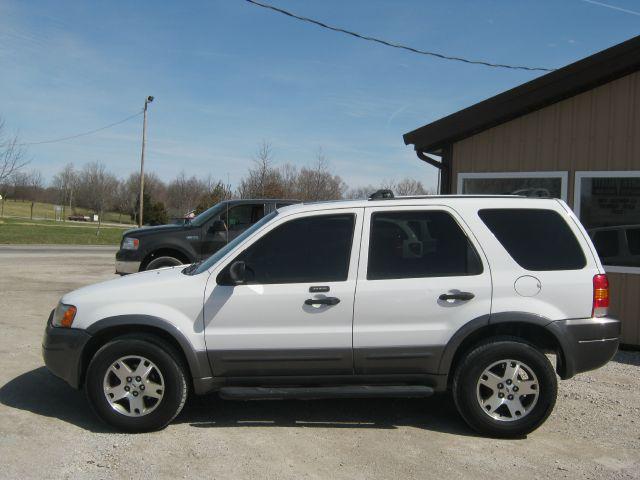 Ford Escape 2004 photo 2