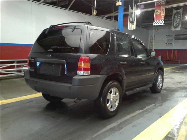 Ford Escape 2004 photo 1