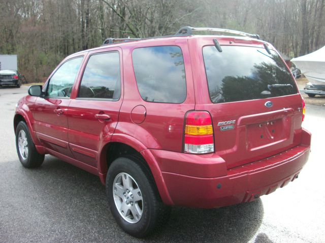 Ford Escape 2005 photo 1