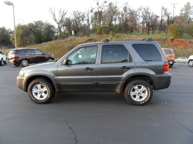 Ford Escape 2005 photo 3