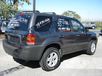 Ford Escape 2005 photo 1