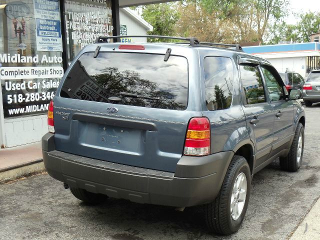 Ford Escape 2005 photo 1