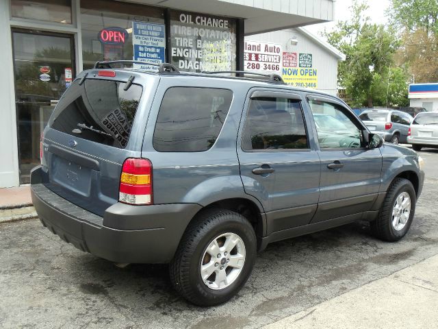 Ford Escape 2005 photo 2