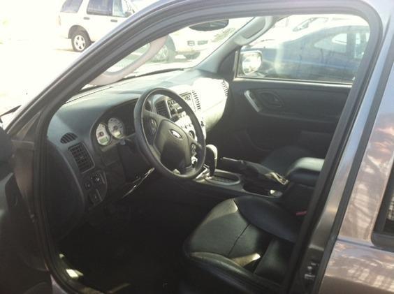 Ford Escape Super SUV