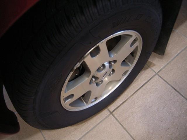 Ford Escape 2005 photo 1