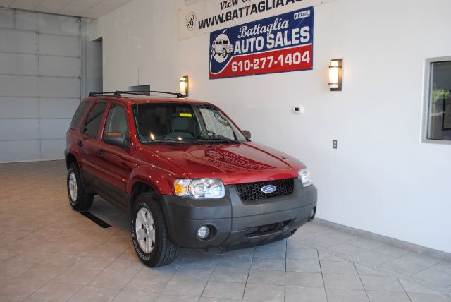 Ford Escape 2005 photo 1