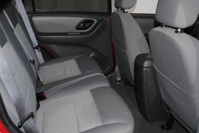Ford Escape 2005 photo 3