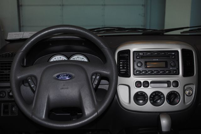 Ford Escape 2005 photo 9
