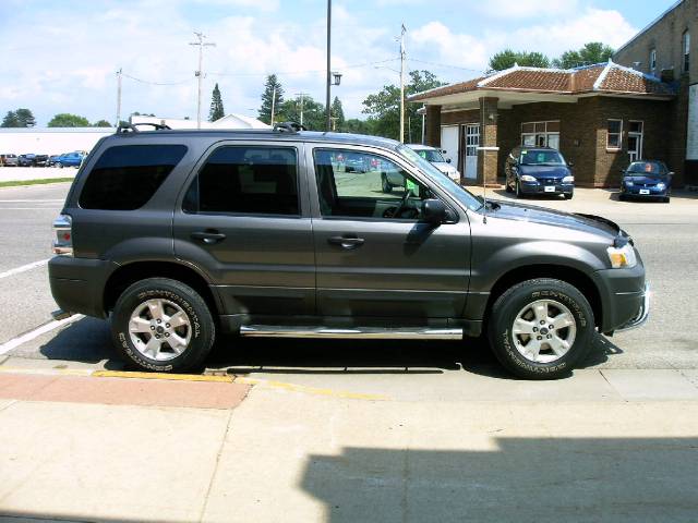 Ford Escape 2005 photo 1