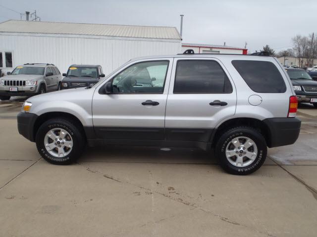 Ford Escape 2005 photo 1