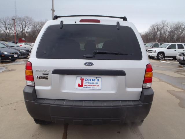 Ford Escape 2005 photo 3