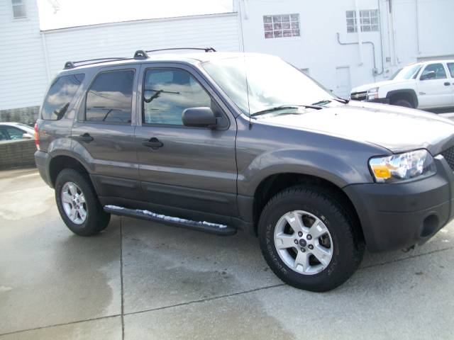 Ford Escape 2005 photo 2