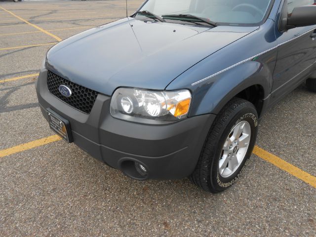 Ford Escape 2005 photo 3
