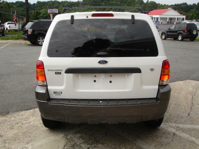 Ford Escape 2005 photo 1