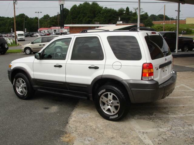 Ford Escape 2005 photo 2