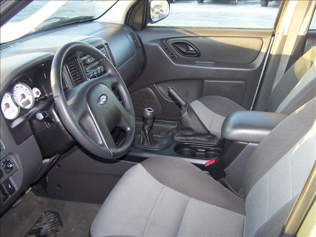 Ford Escape 2005 photo 2