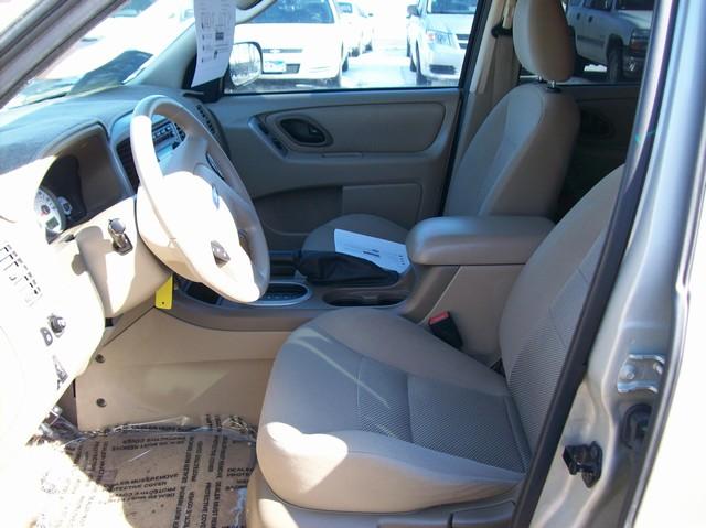 Ford Escape 2005 photo 2