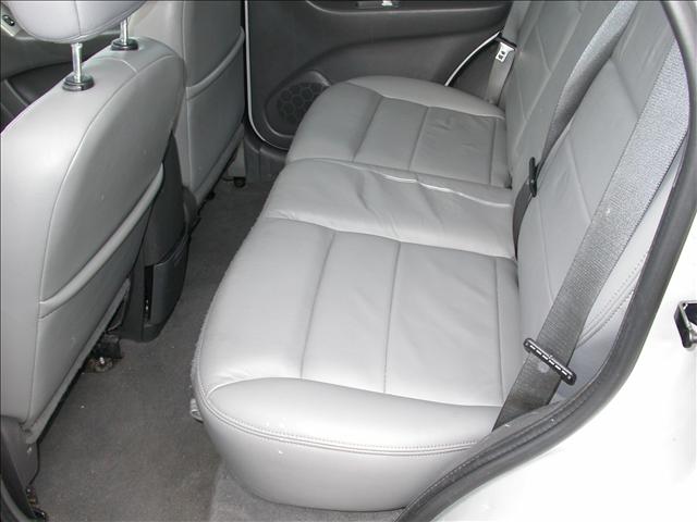 Ford Escape 2005 photo 2