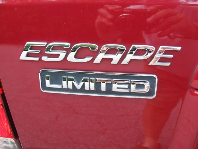 Ford Escape 2005 photo 2