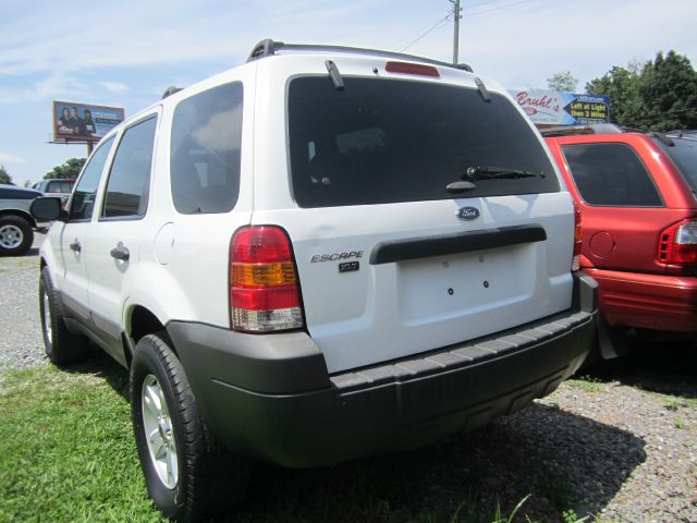 Ford Escape 2005 photo 3