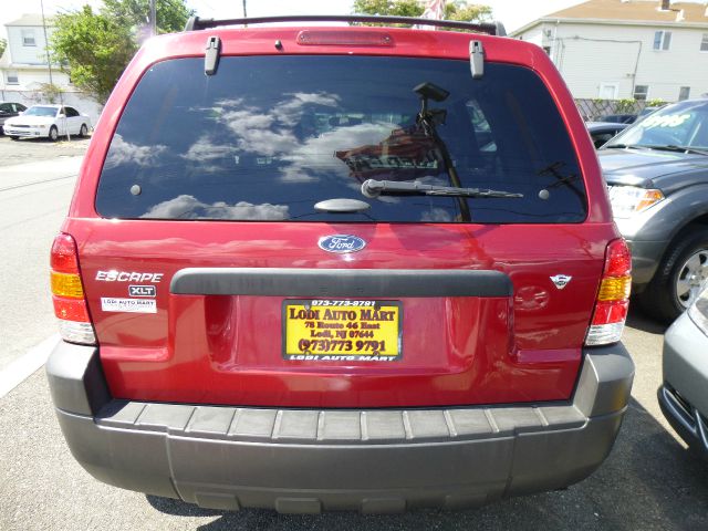 Ford Escape 2005 photo 1