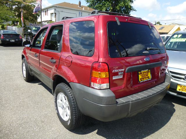 Ford Escape 2005 photo 2