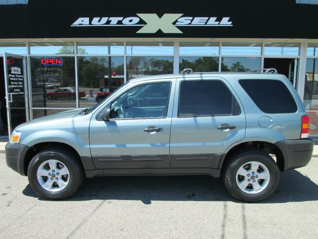 Ford Escape 2005 photo 1
